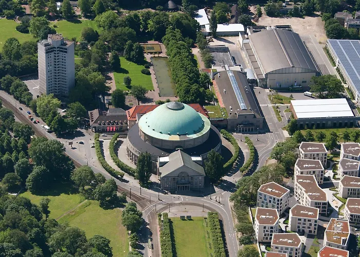 Congress Am Stadtpark Hotel 4*