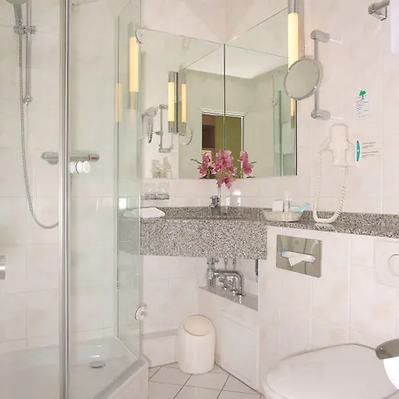 Hotel Congress Am Stadtpark 4*