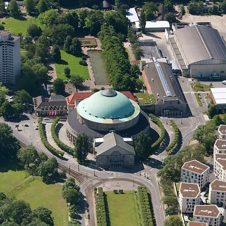 Congress Am Stadtpark Hotel 4*