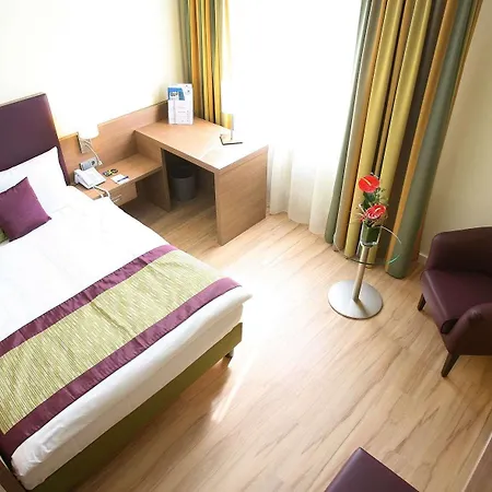 Hotel Congress Am Stadtpark 4*